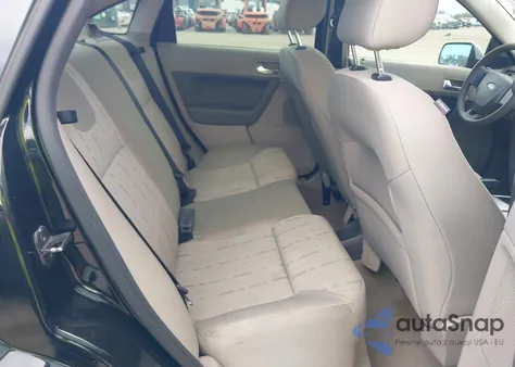 2008 Ford Focus Se/Ses из США, поврежденный, VIN 1FAHP35N28W295640